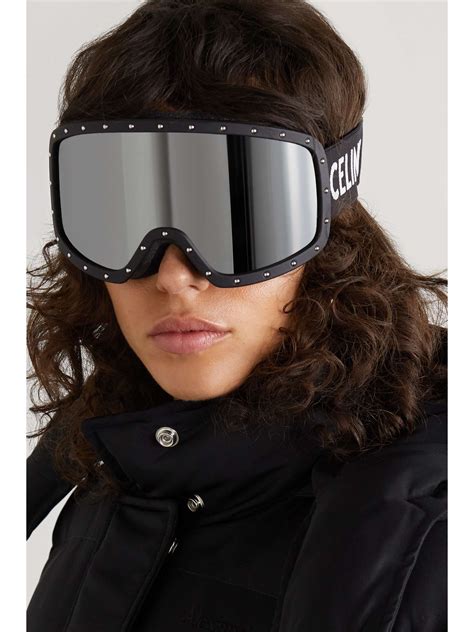 ski goggles in black